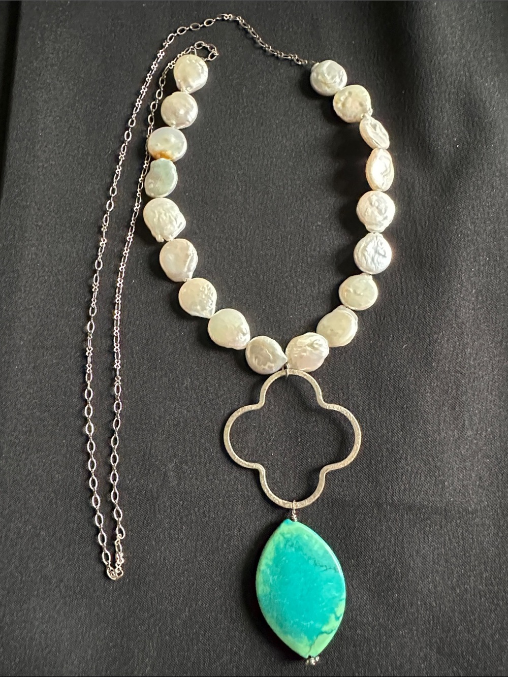 Pearl & stone EUC long necklace. 18 Genuine pearls & dyed howlite on silvertone